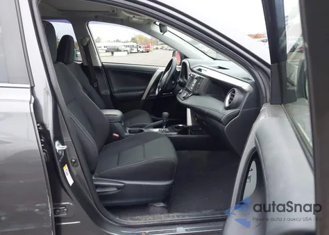 2017 Toyota Rav4 Xle z USA, uszkodzony, nr VIN JTMWFREV0HJ713763